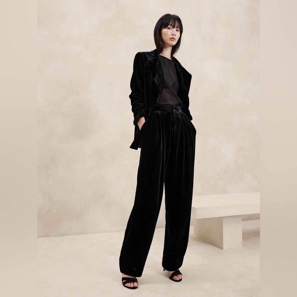 NWOT! Banana Republic Black Velvet Pants & Matching Alyse Relaxed Blazer